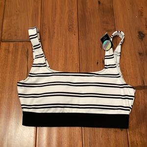 PINK Victoria’s Secret Ultimate Sports Bra size small white & black stripes